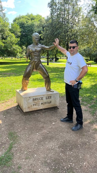 Bruce Lee und Muamer - zwei Hoffnungsträger in Mostar